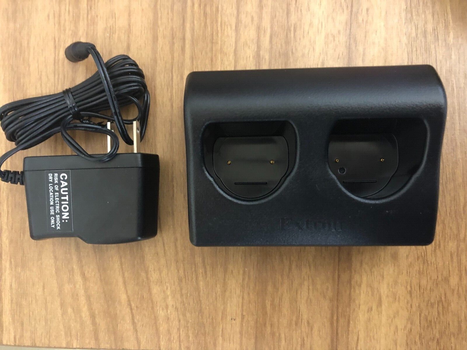 Extron VLC 202 VoiceLift® Charging Station for Pendants and Handhelds 	60-940-02