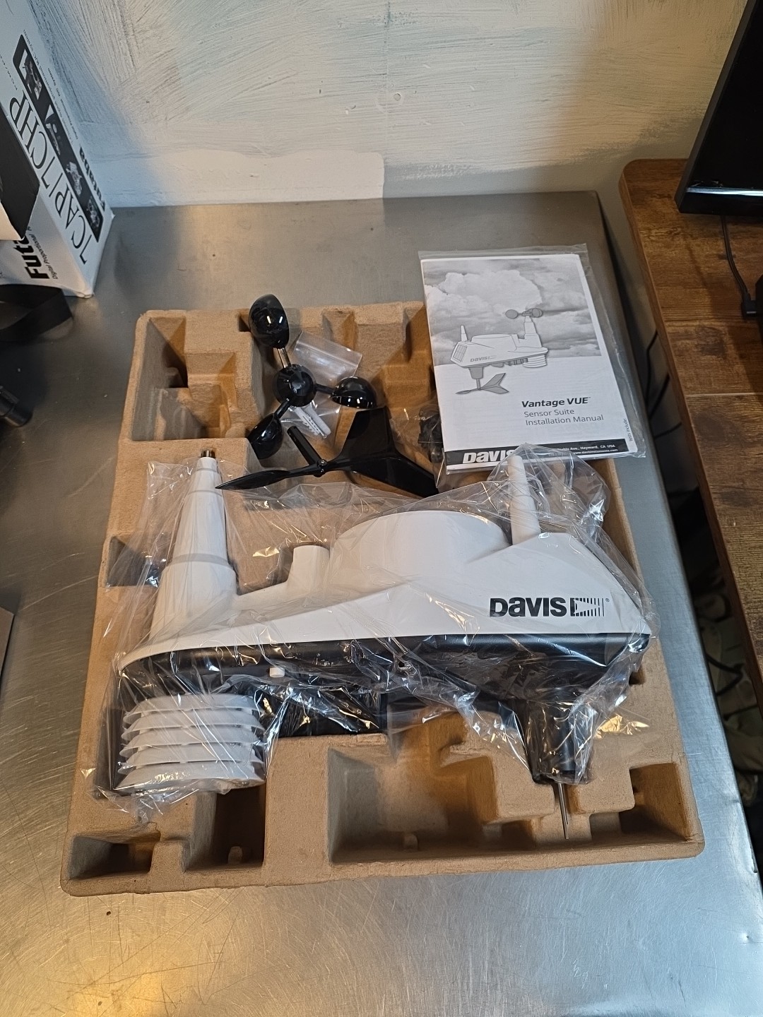 Davis Vantage Vue Wireless Integrated Sensor Suite 6357 UPC 011698009145