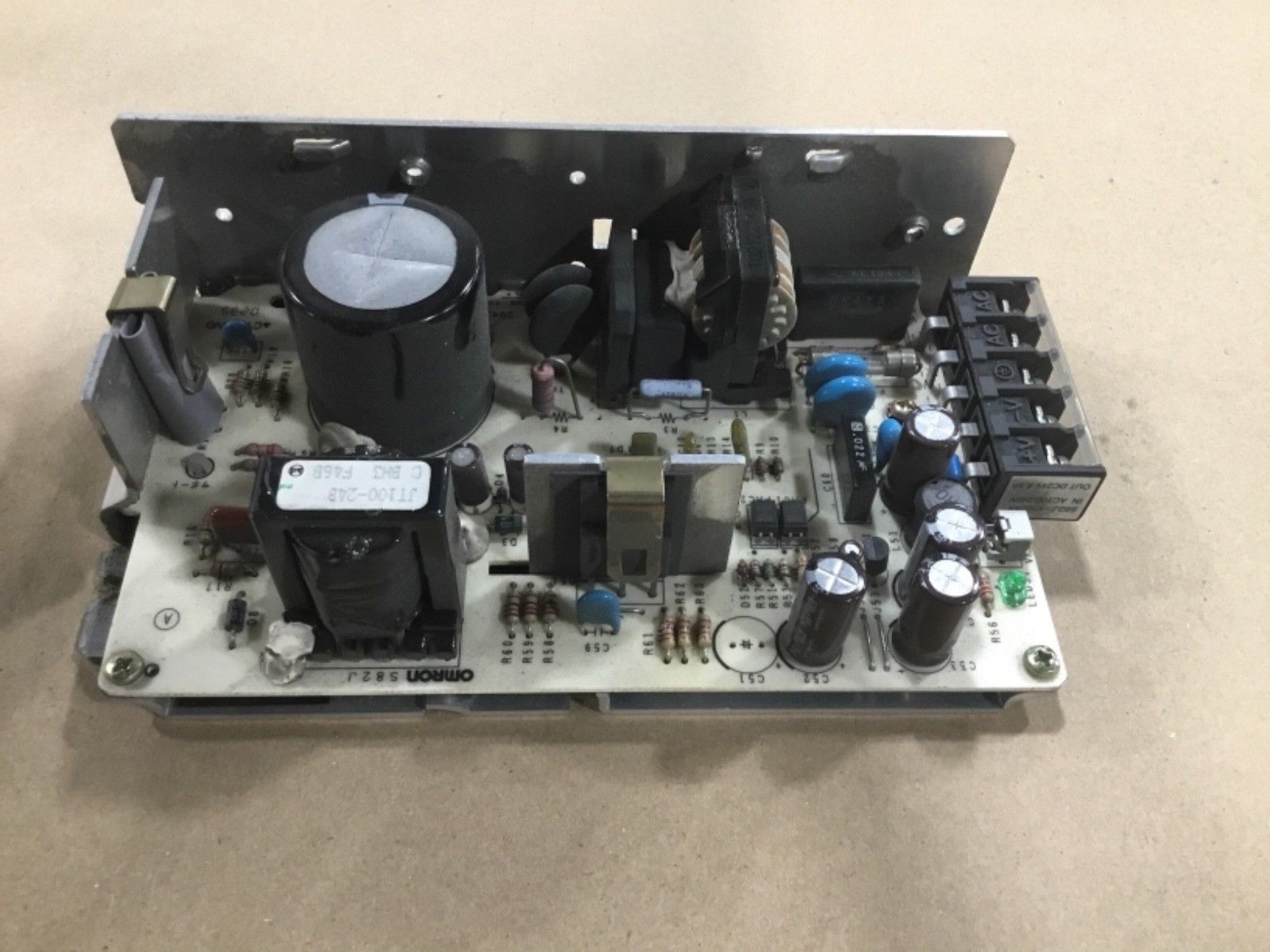 Omron S82J-10024A Power Supply 100-240V Class 2 #046D18
