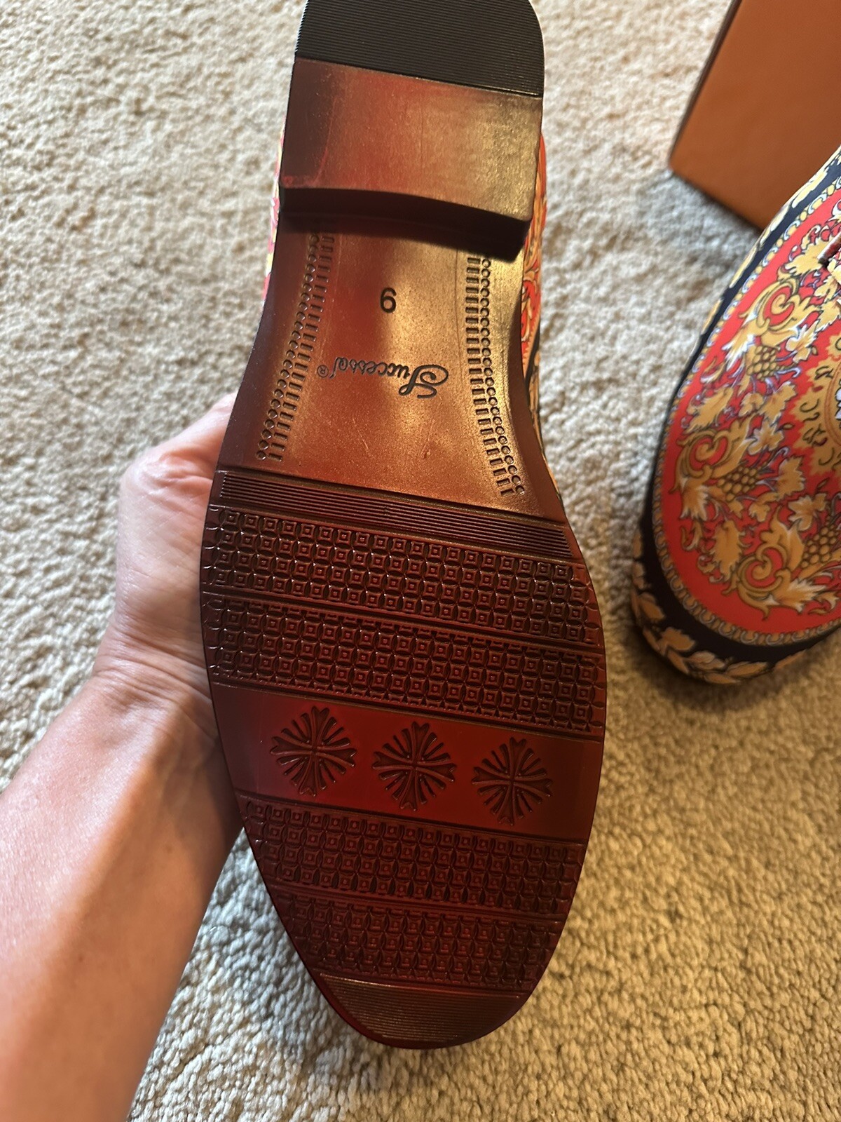 Men’s Slipper Style Shoes. Size 9