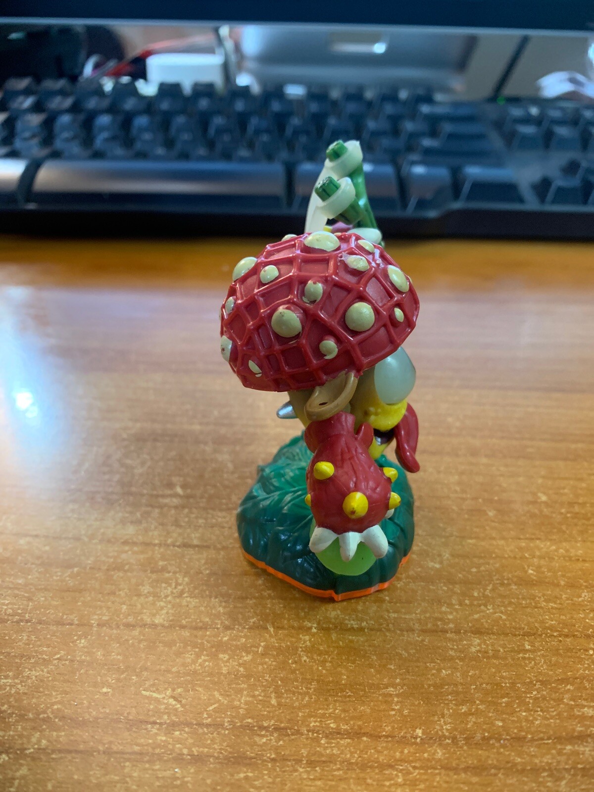 Skylanders Giants: Shroomboom Lightcore Figure