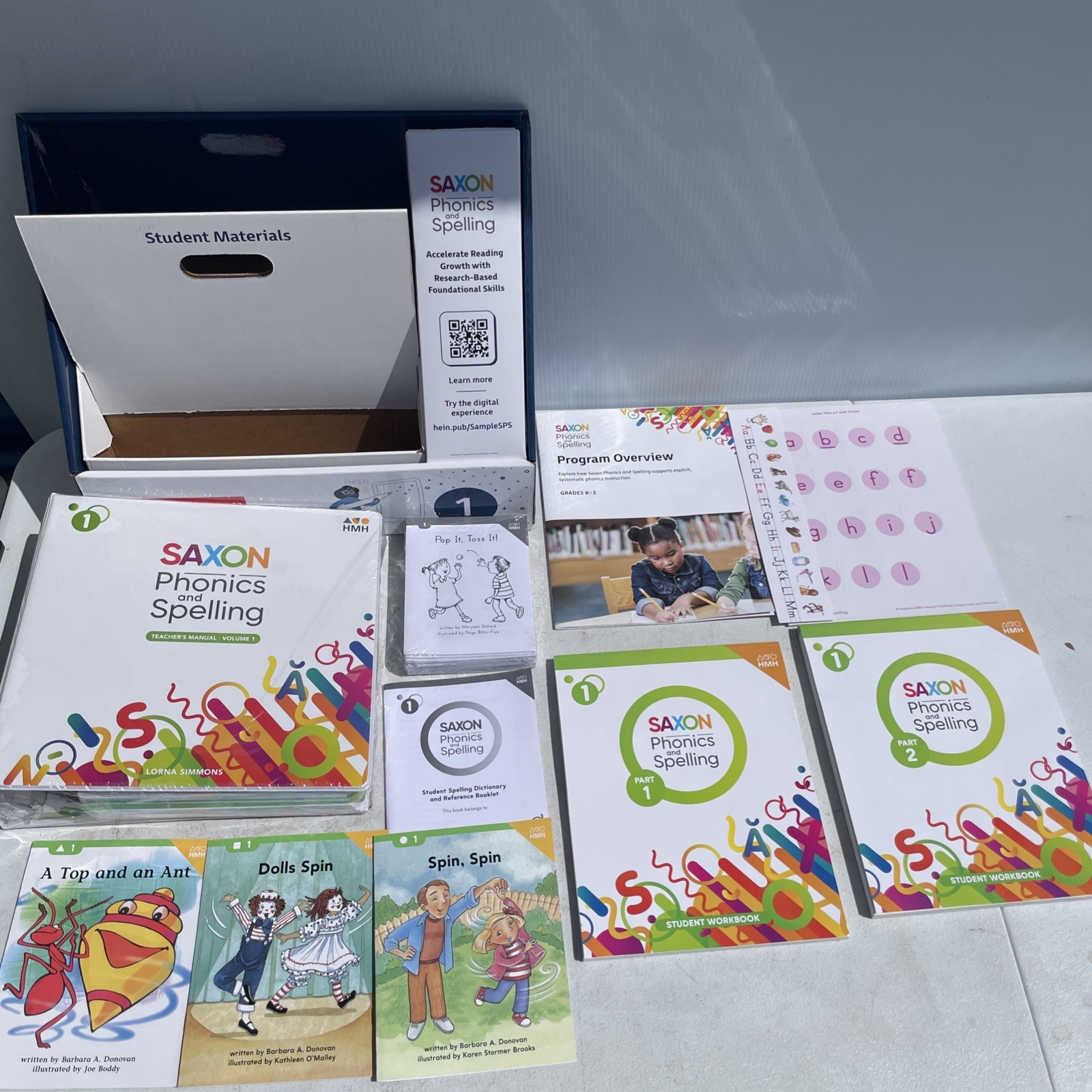 Saxon Phonics & Spelling Display Pack- Grade 1. Teachers Binder And Supporting