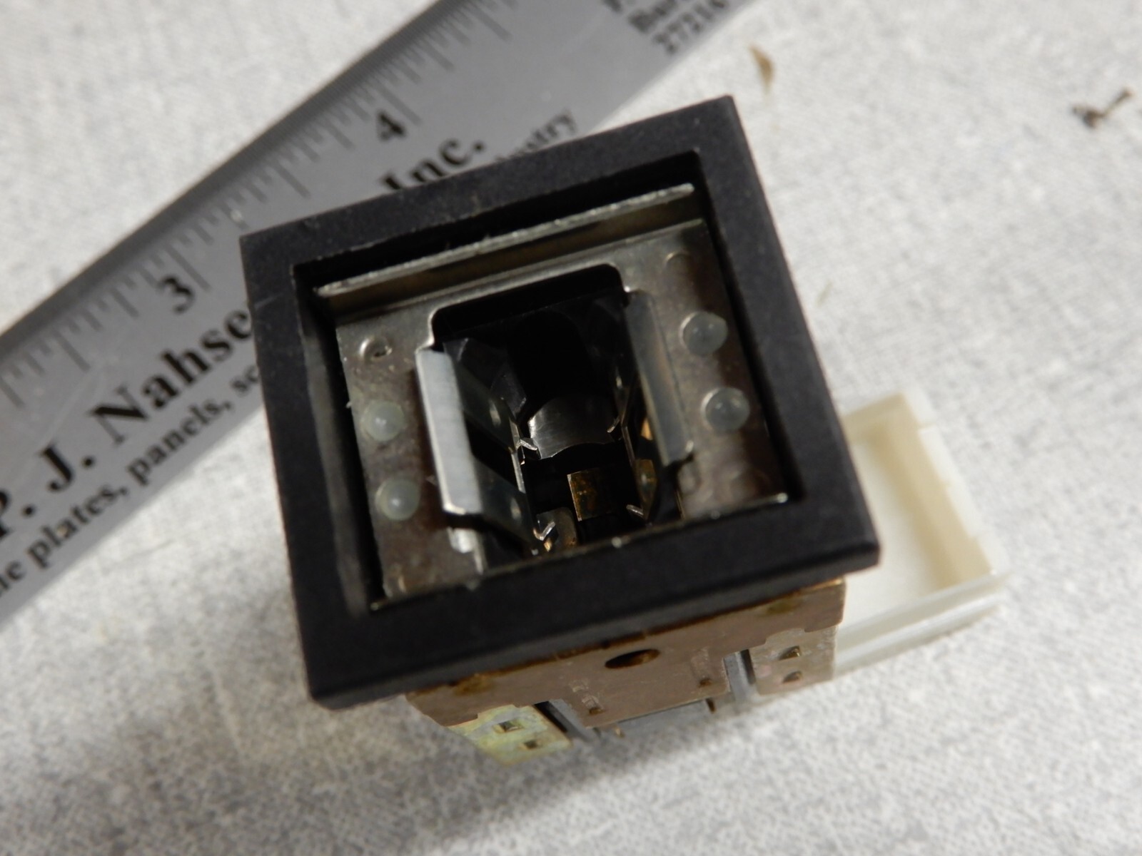 Switchcraft PL 1262 05 White Lighted Pushbutton Switch NOS Qty 1 Push Lite Switc