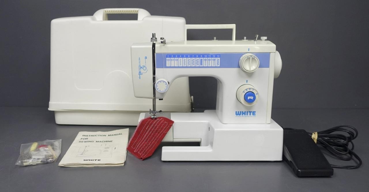 WHITE 1418 Sewing Machine 13-Stitch w/ Manual/Case Tested