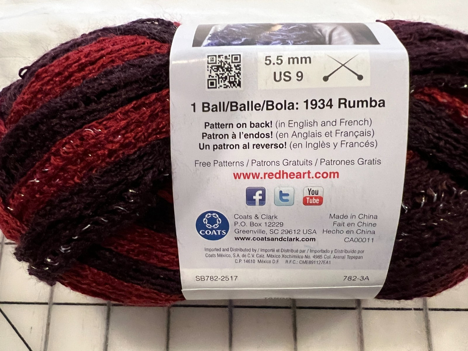 YARN RED HEART BOUTIQUE SASHAY Tango