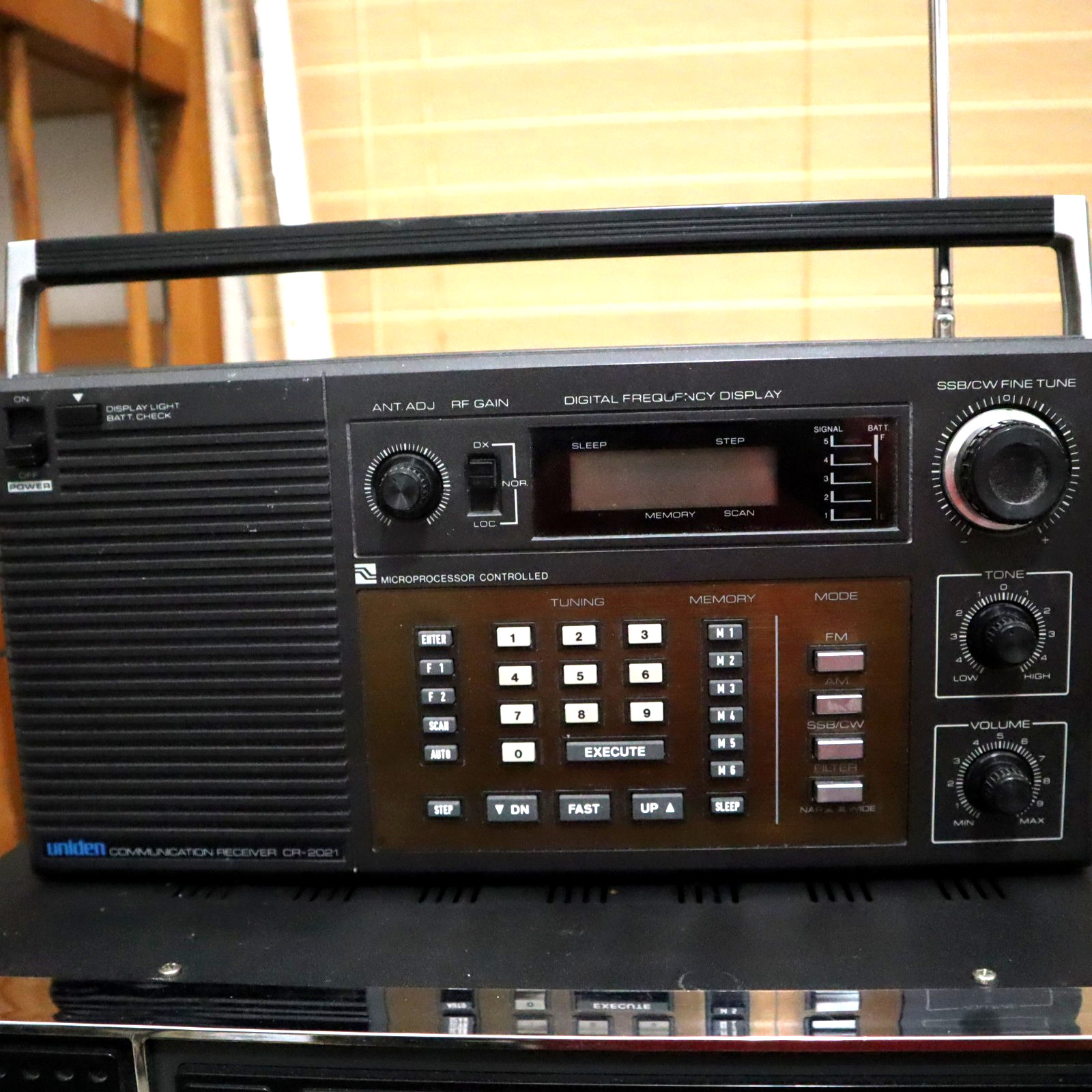 UNIDEN Communications Receiver  CR-2021  - Vintage