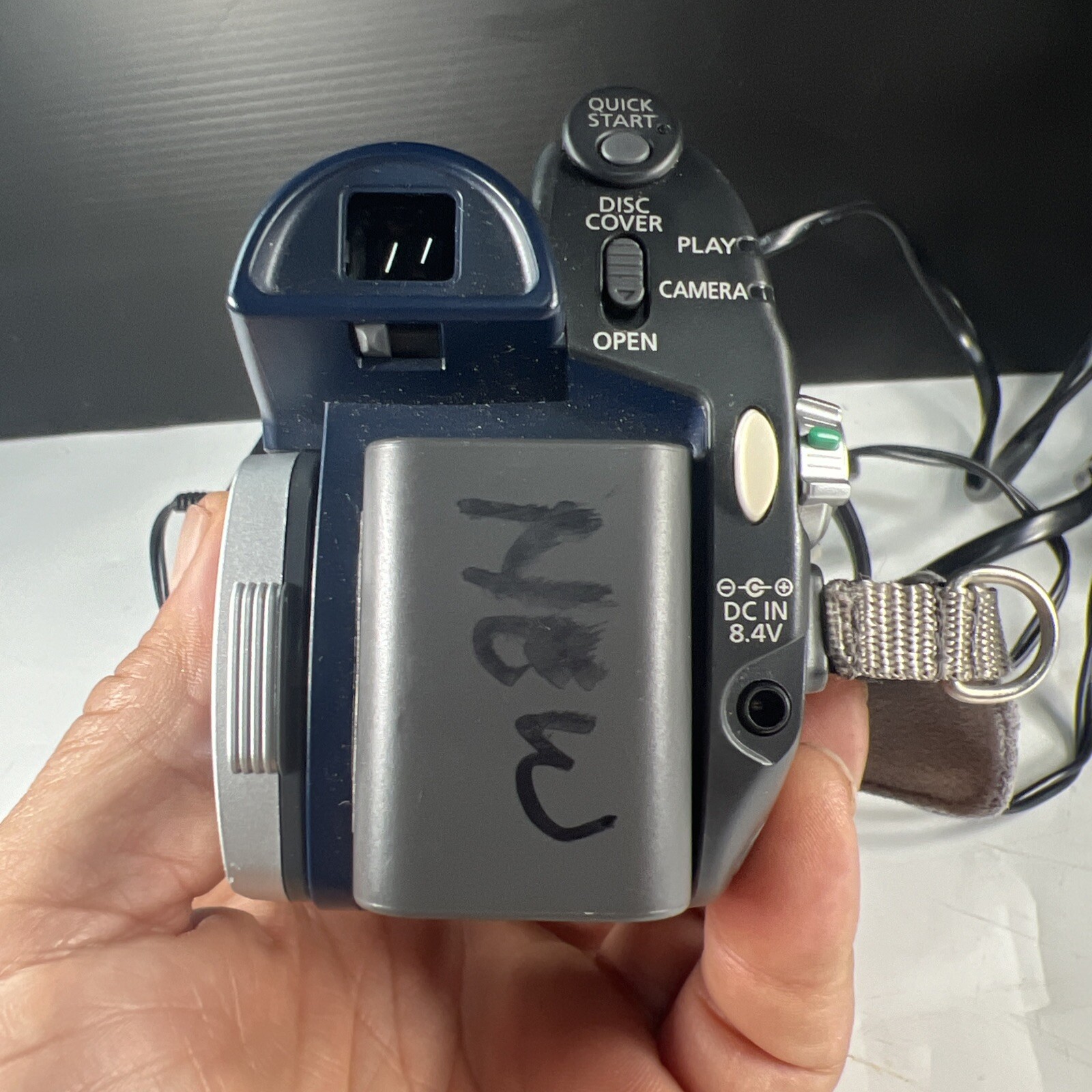 Canon DC310 Camcorder W/ Bag & AC Adapter. 🎥