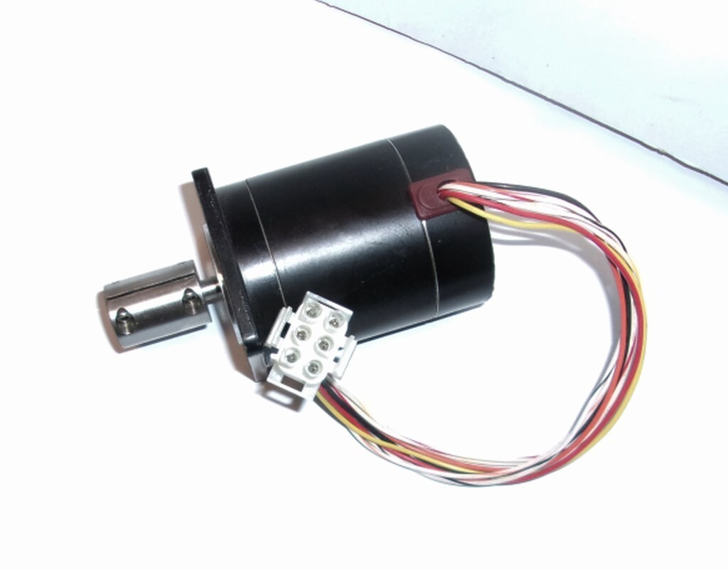 Vexta PH268M-E 1.5B Stepping Motor 2-phase Step Model DC 5.4V, 1.5A