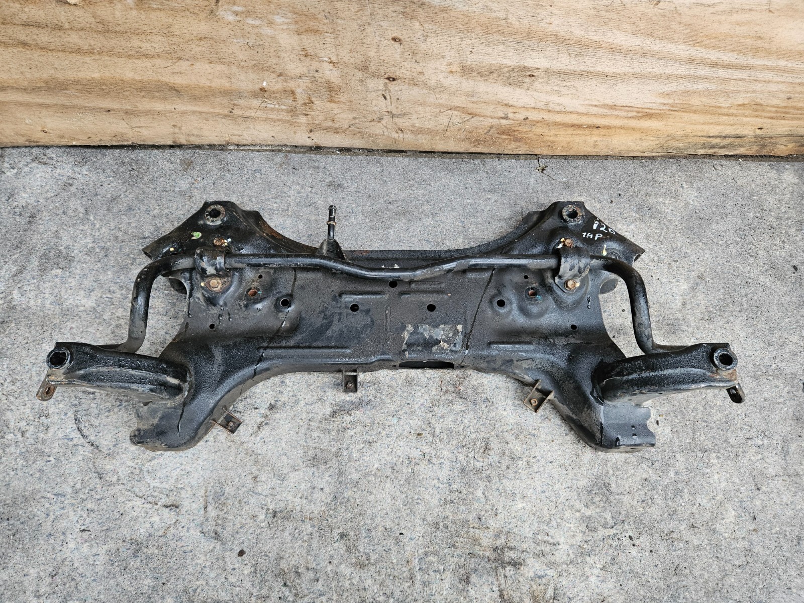 2015-2019 HYUNDAI i20 MK2 SUBFRAME ENGINE CRADLE AXLE CARRIER 1.4 PETROL MANUAL