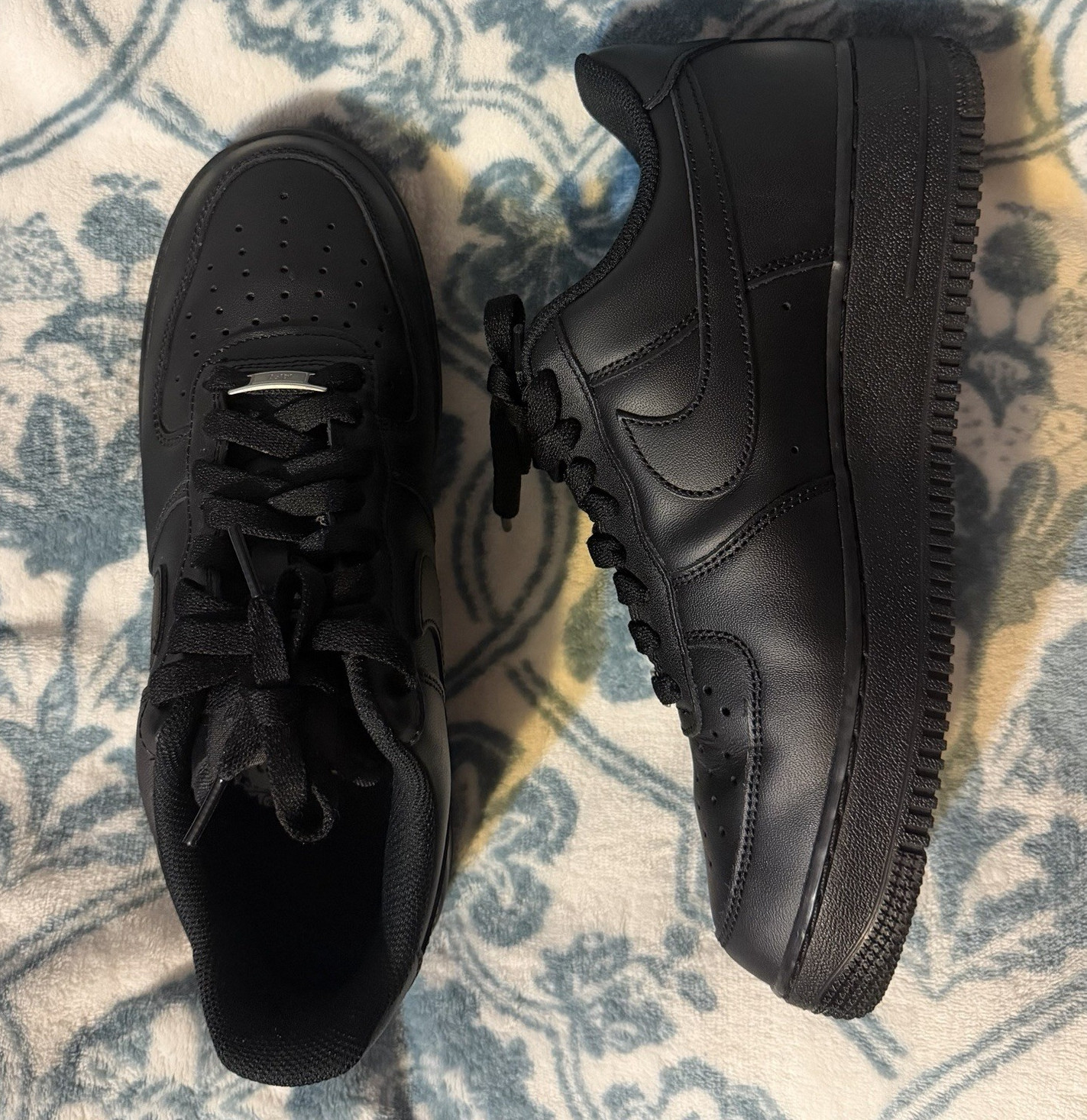 Nike Air Force 1 Men's Black Low Top Leather Lace-Up Sneakers Rubber Sole