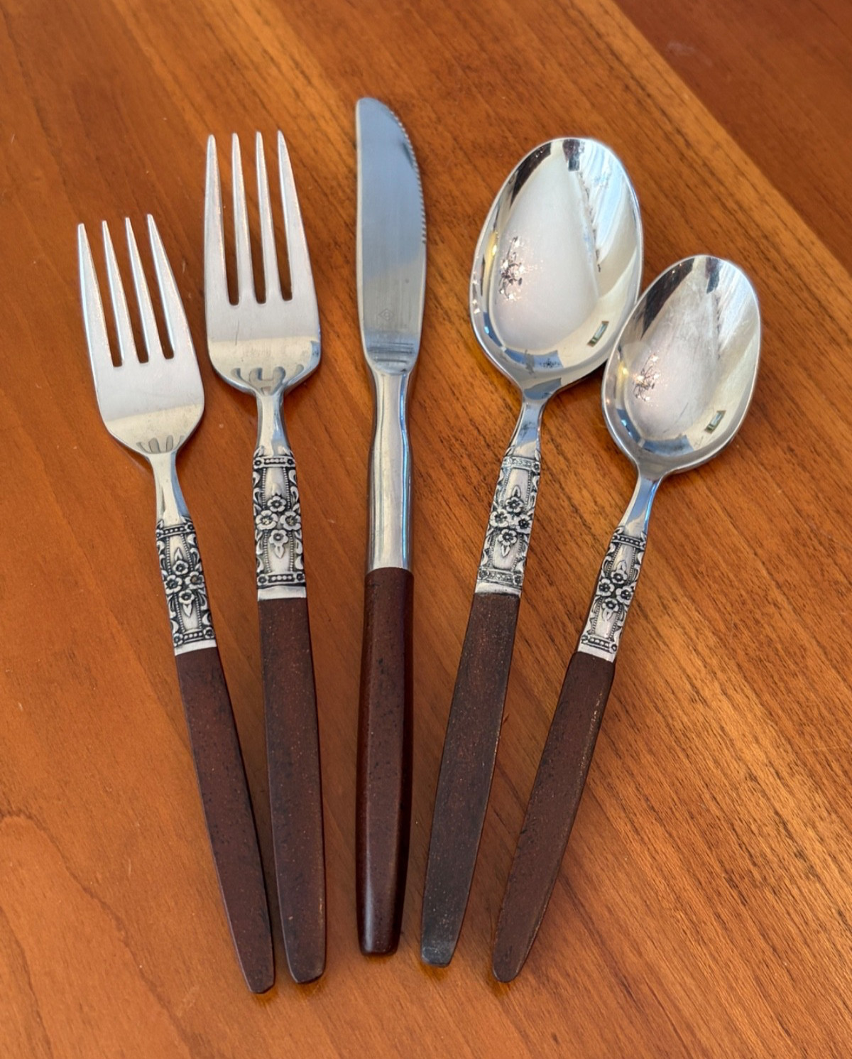 Oneida Northland NAPA VALLEY  Black Accent  Stainless Flatware JAPAN  - Choice