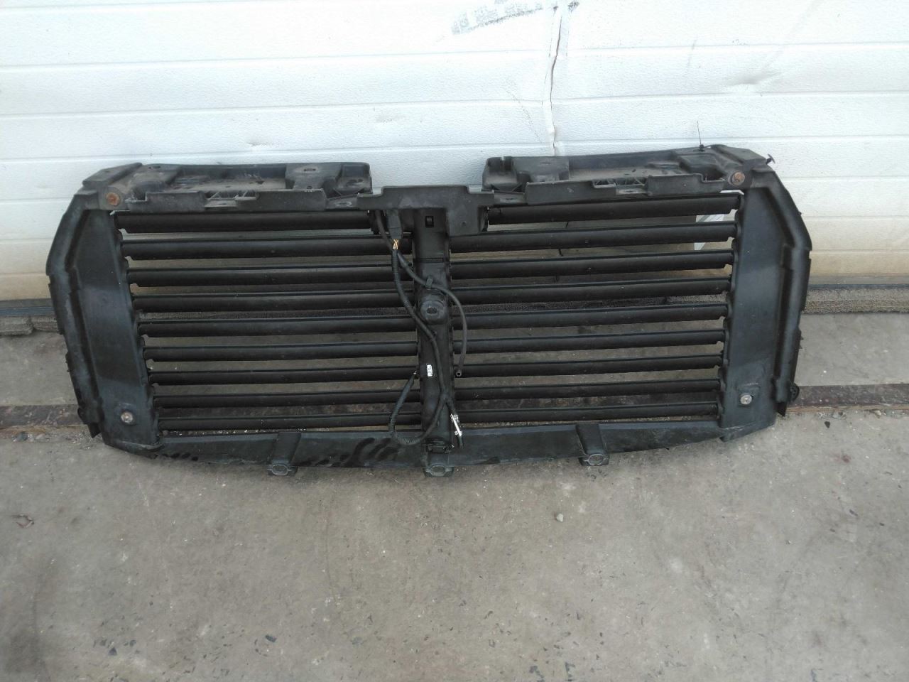 F150      2016 Air Shutter 3179973