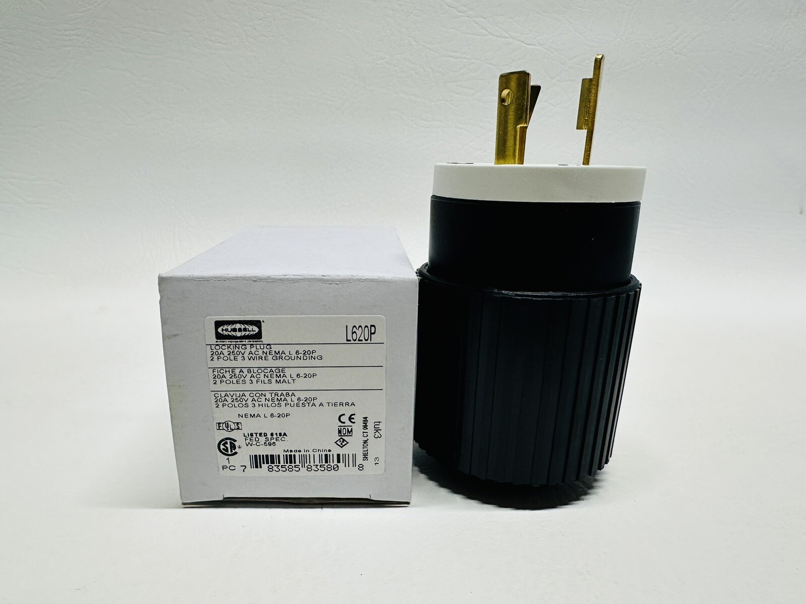 NEW Hubbell L620P Locking Plug