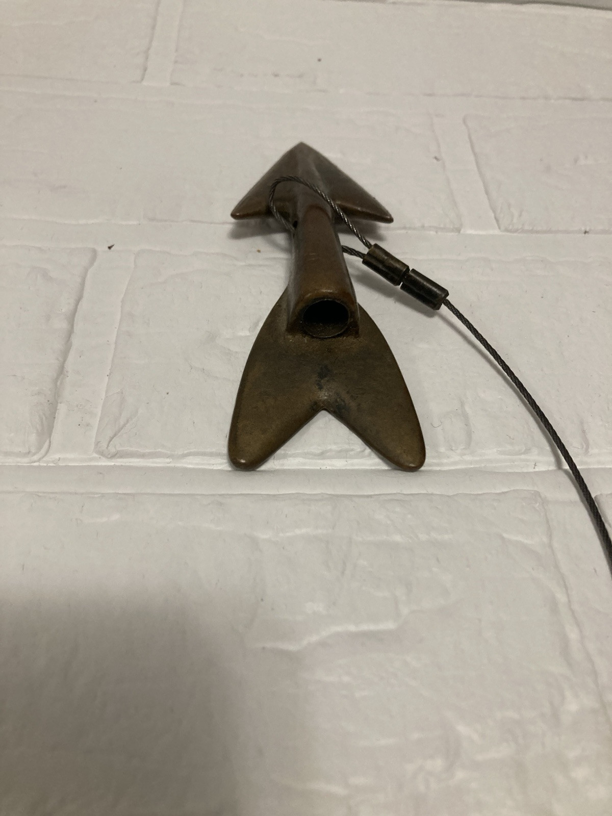 19 Inch Gate Cable With 4.7 oz Decorative Brass Arrow