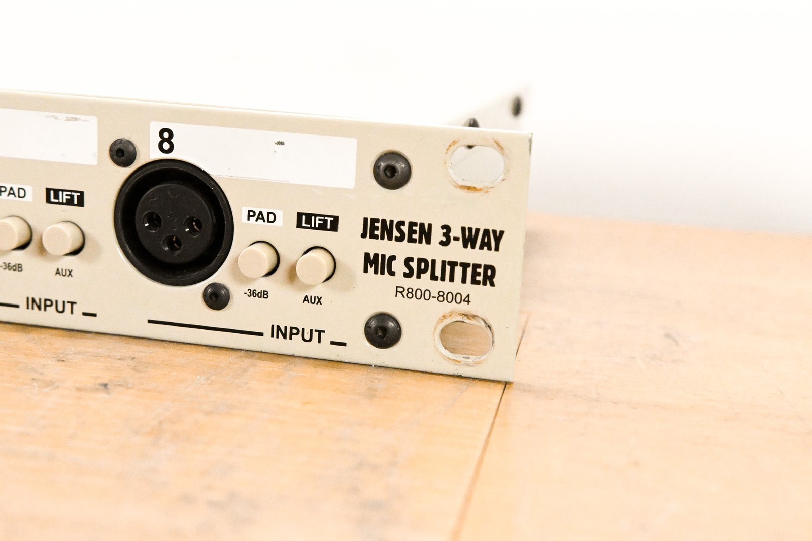 Radial Engineering OX8-j Jensen-Equipped 8-Channel Microphone Splitter CG011Q4
