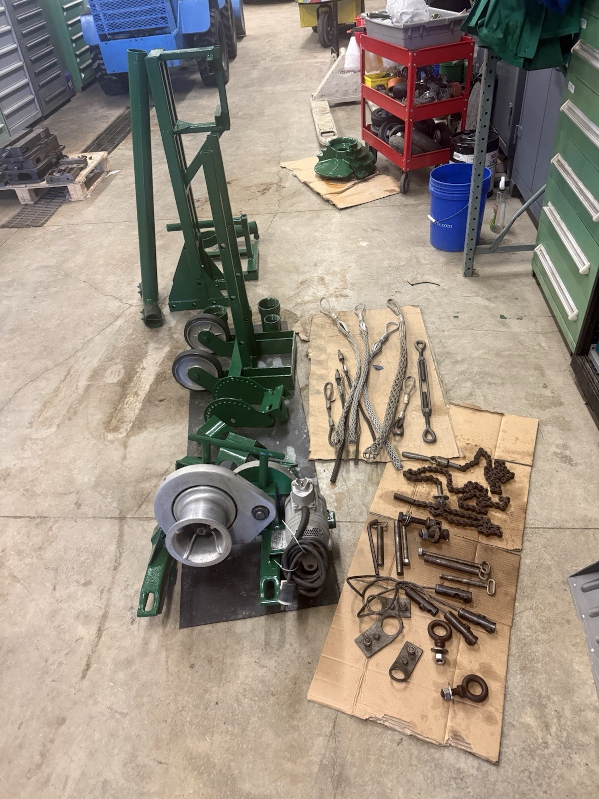 GREENLEE 640 4000 lbs Wire Cable Tugger Puller Set Box