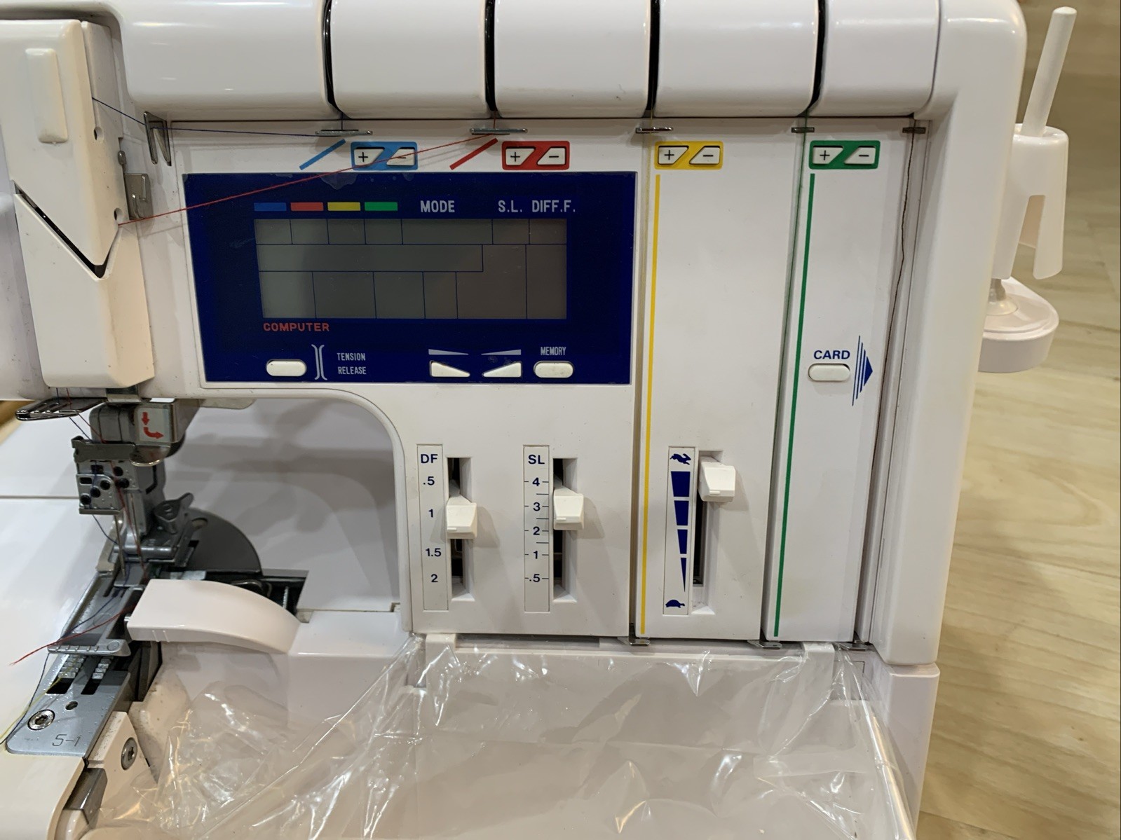 Elna 925 DCX Computerized 5 Thread Serger, Made in Japan!