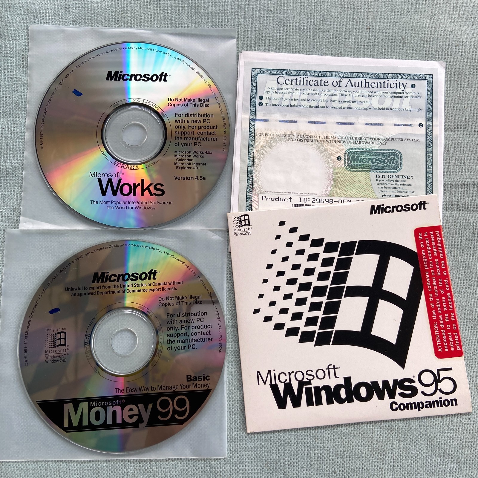 Microsoft 95 Companion CD Works Money 99 PC Computer Software CD Vintage 1998
