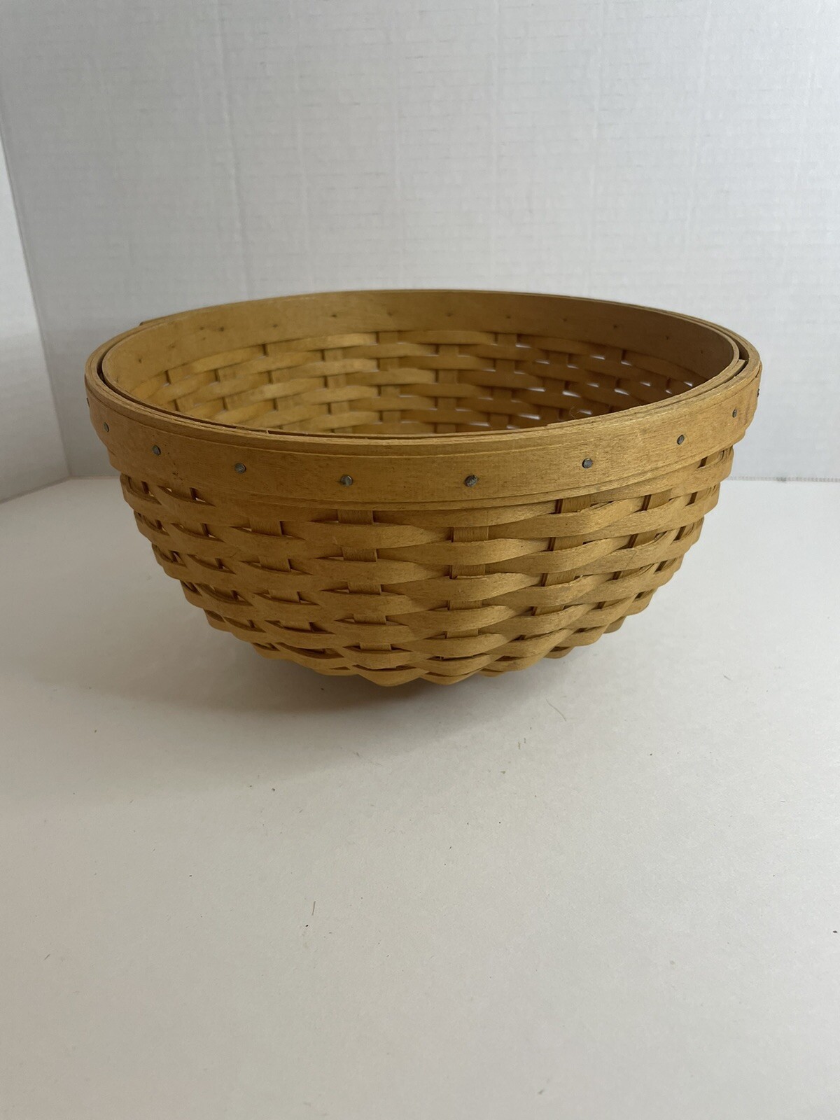 Longaberger 2005,  9" Round Bowl Basket. ( 12785) EUC