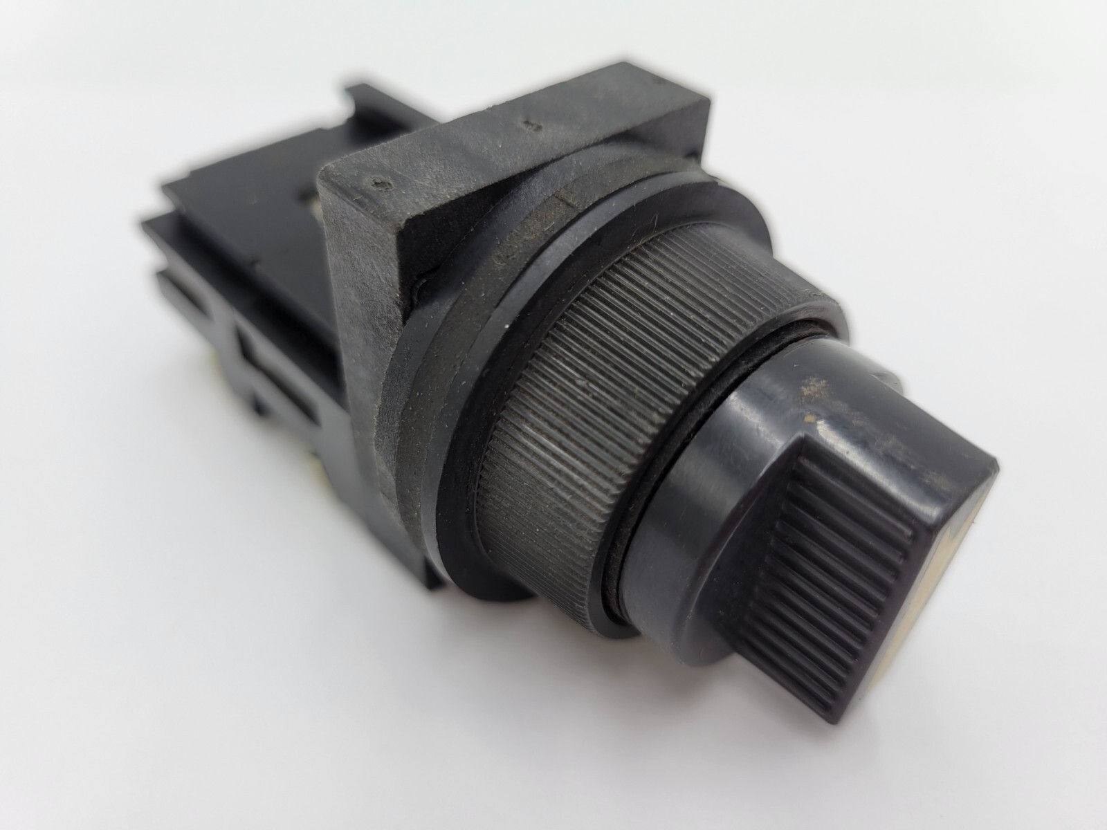 Robert Shaw AHX262-R Black Selector Switch with Contact Block 10A 600V AHX261-R
