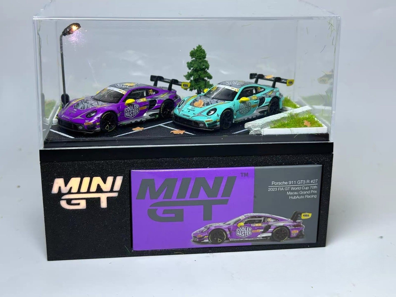 1:64 Mini GT Display Case Diorama Scene Box with Acrylic Cover Parking LED