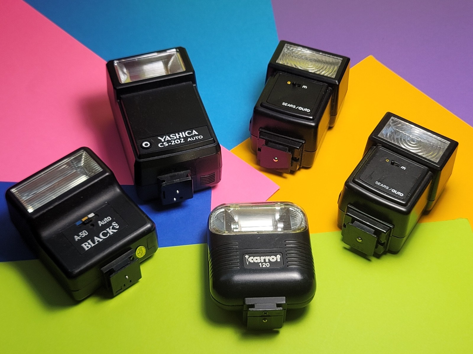 '' Yashica - Sears - Black Compact Flash - Small - Tiny  flash for SLR cameras