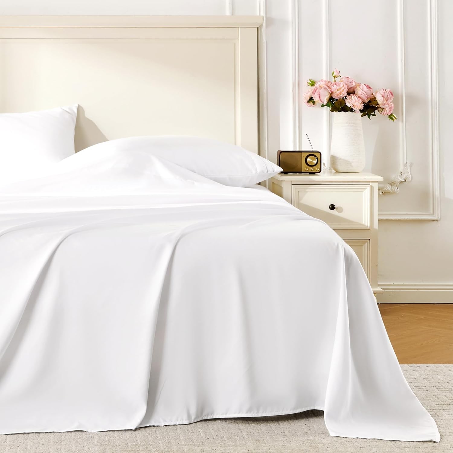 White Queen Sheet Set 4 Pieces Soft Bedding Queen Sheet Set Breathable & Cooling