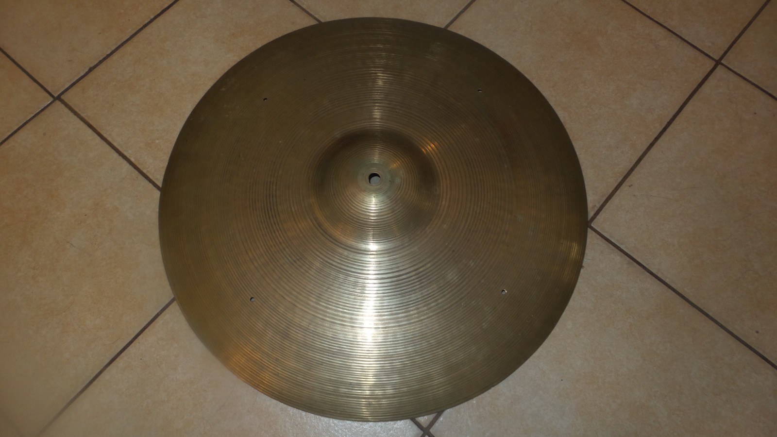 Vintage 60's/70's Zildjian Avedis 20" Cymbal,Solid, Ride