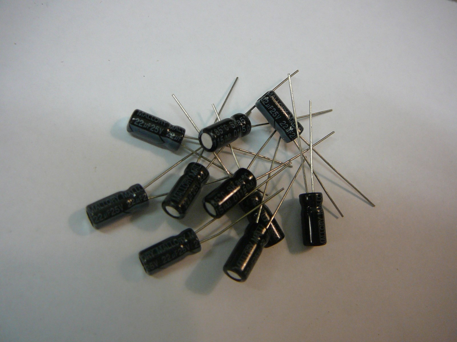 MALLORY SK220M025ST Capacitor Aluminum 22uF 25V 20% Radial  **NEW** Qty.10