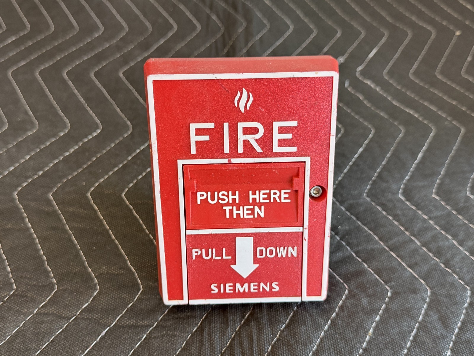 Siemens MSI-20B Fire Alarm Pull Station USED