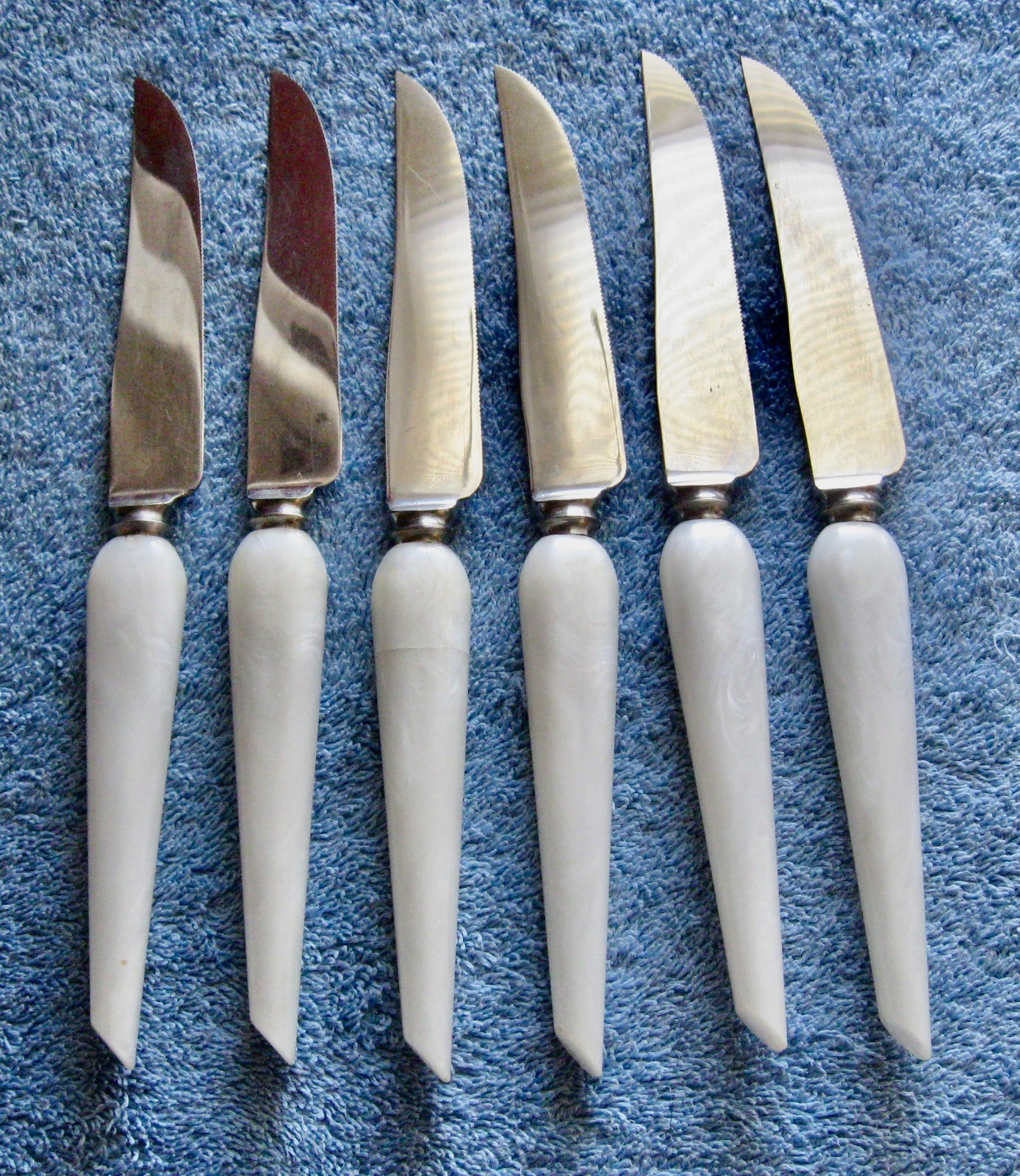 6 Vintage Westall Richardson Stainless Steak Knives White Bakelite Handle 8.5"