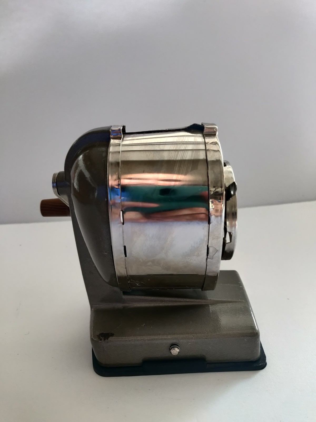 Vintage Boston 8 Hole Pencil Sharpener Vacuum Mount/Suction