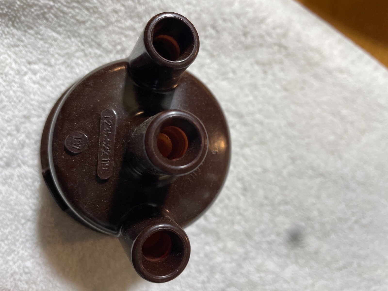 bosch distributor cap 1 235 522 119 2 cyl.