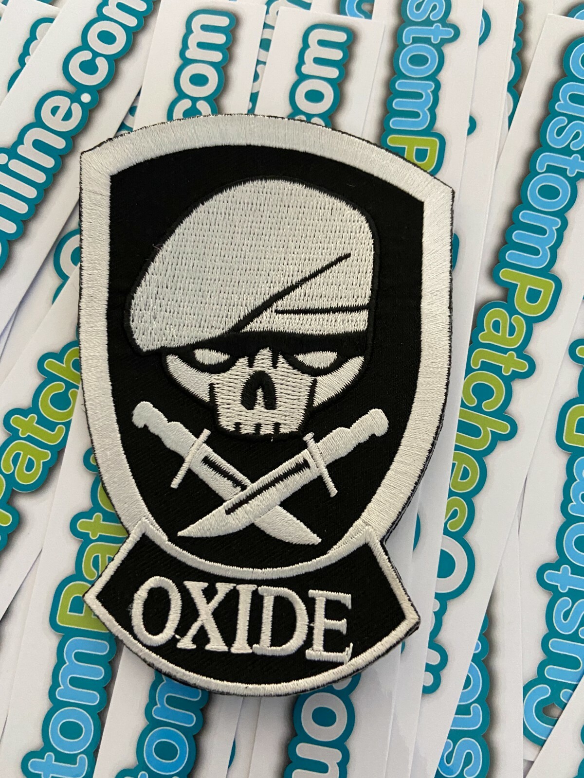 Skull Beret and Knives Custom Patch Military Airsoft Milsim hard hook