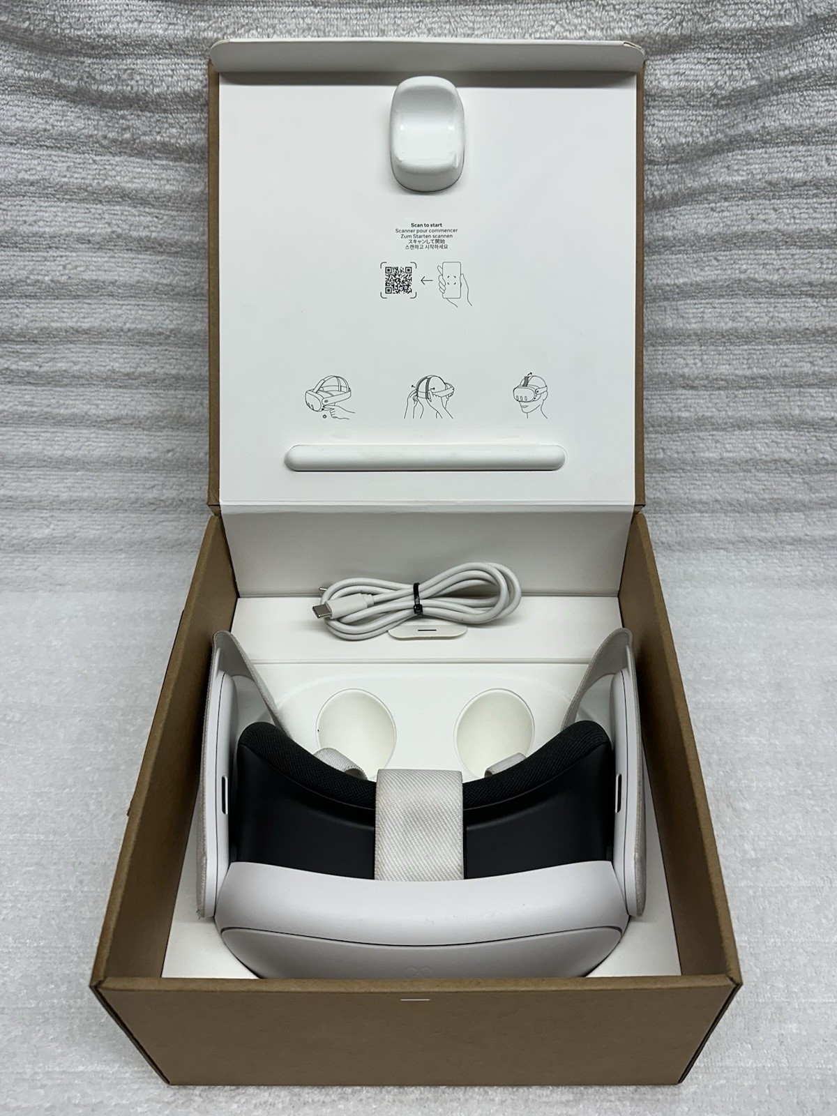 Meta Quest 3 (512GB) VR HEADSET Batman Arkham **Headest Only**