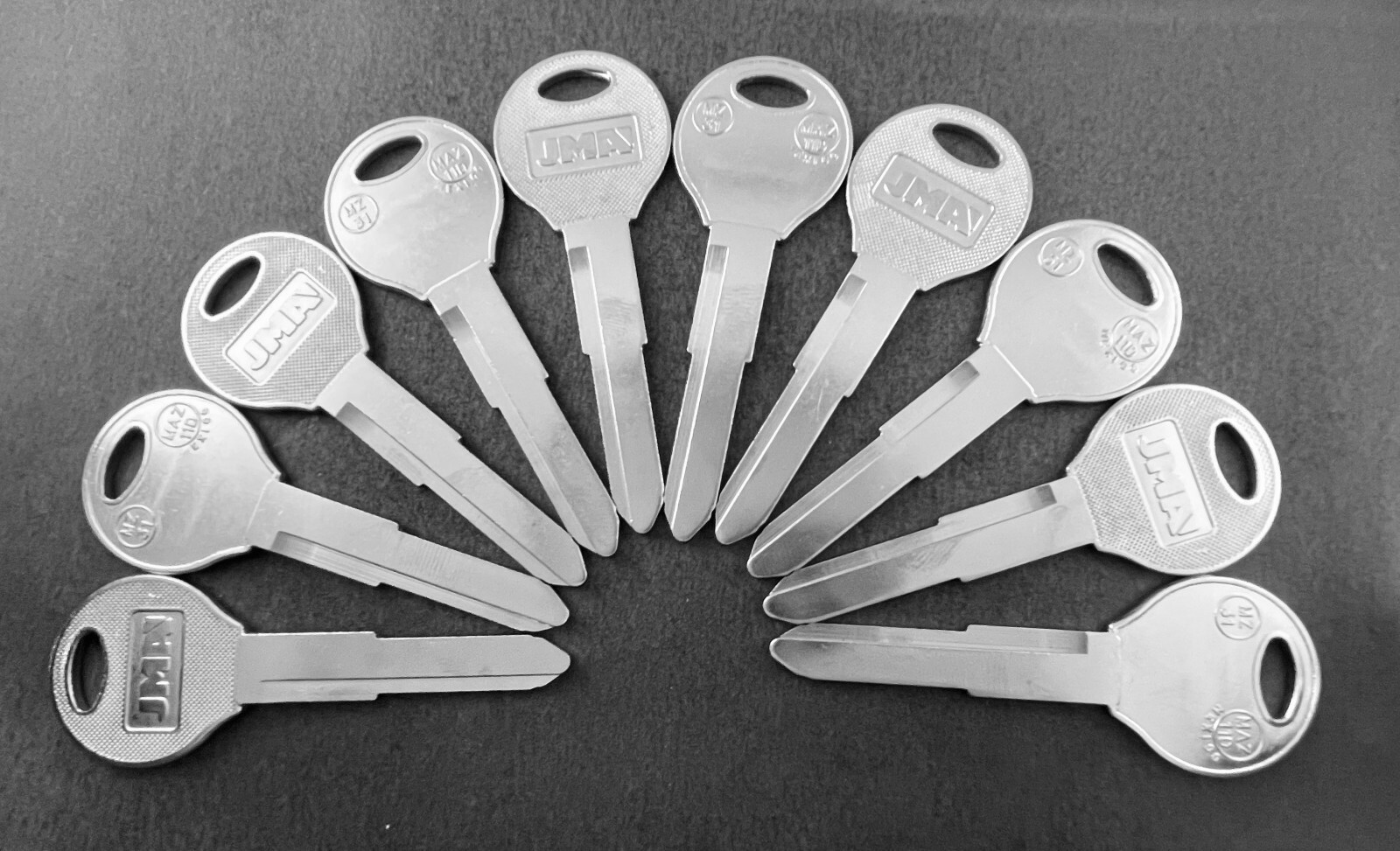 Lots of X249 MZ31 MAZ-11D Key Blanks For Mazda