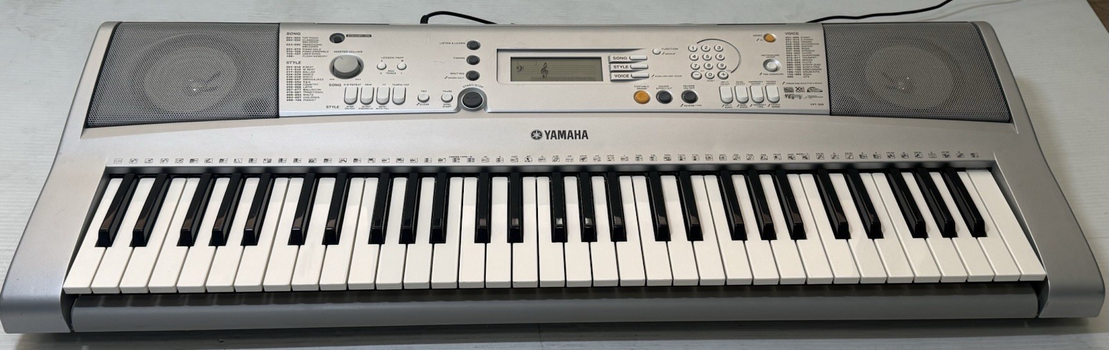 Yamaha YPT-300 Electronic Keyboard Grand Piano Synthesizer w/ Power Adaptor