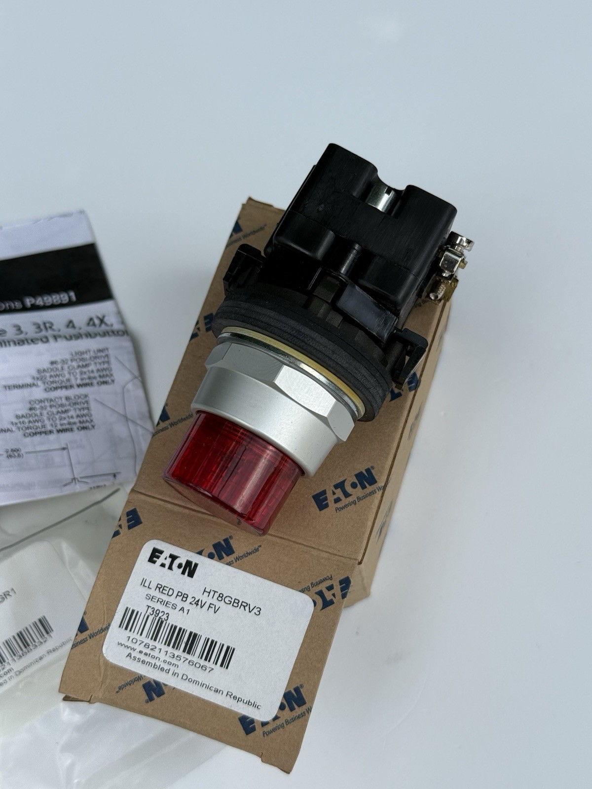 Eaton HT8GBRV3 Illuminated Red Push Button 24V - New