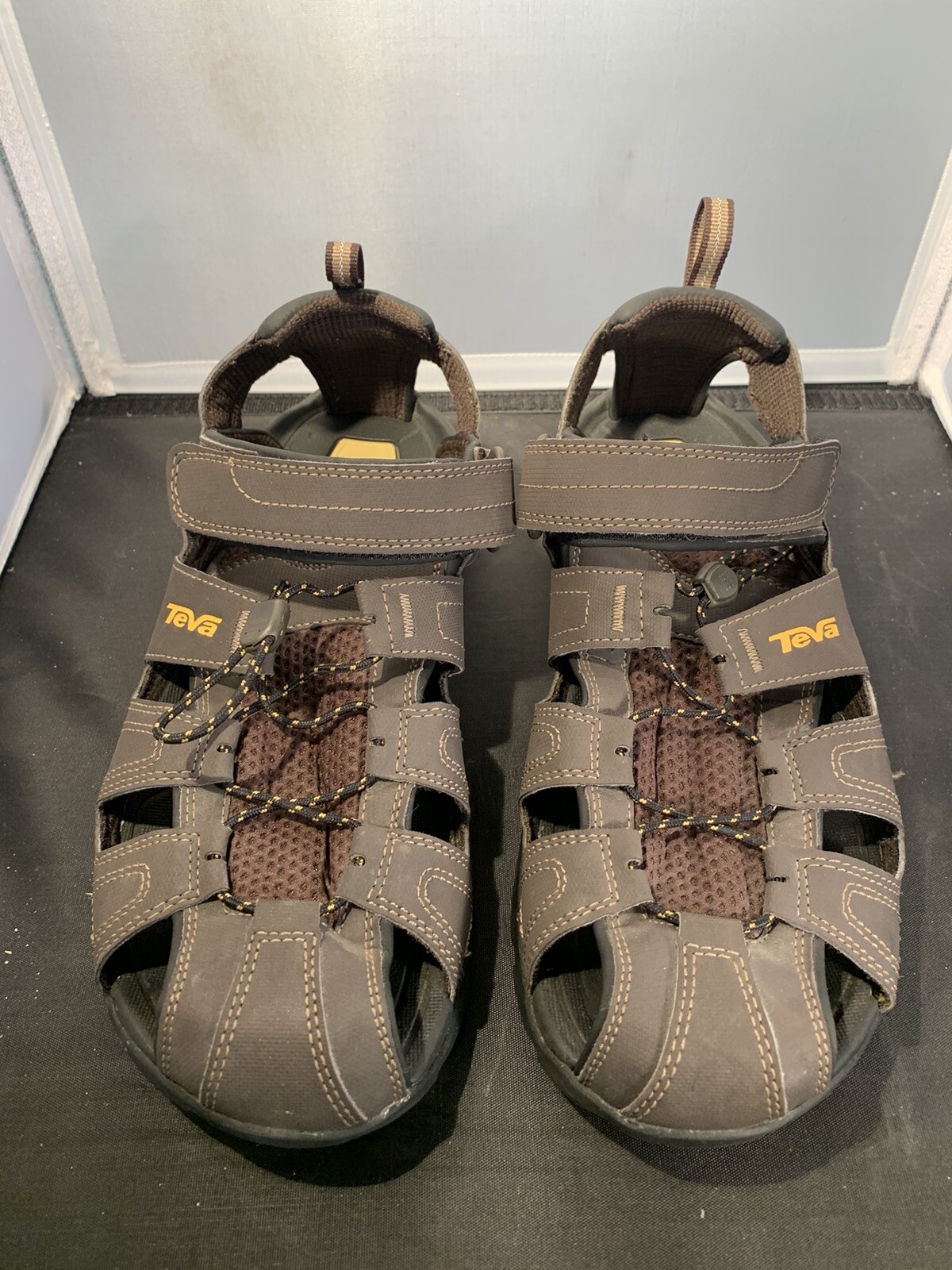 mens TEVA forebay shocpad sandals size 10 Model 1001116