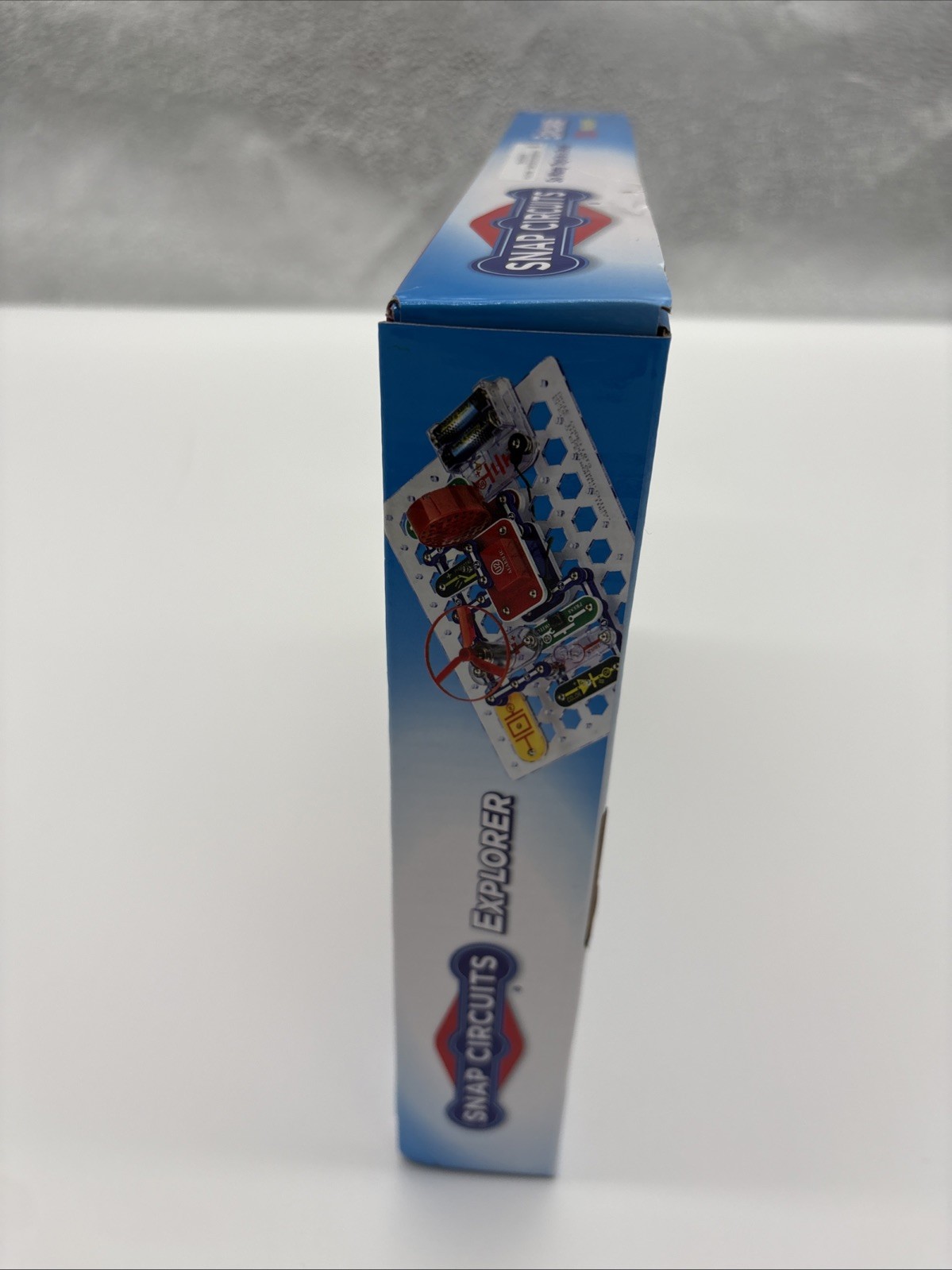 SNAP CIRCUITS EXPLORER 100+ Projects Learn Electronics Age 8+ ~ New ~