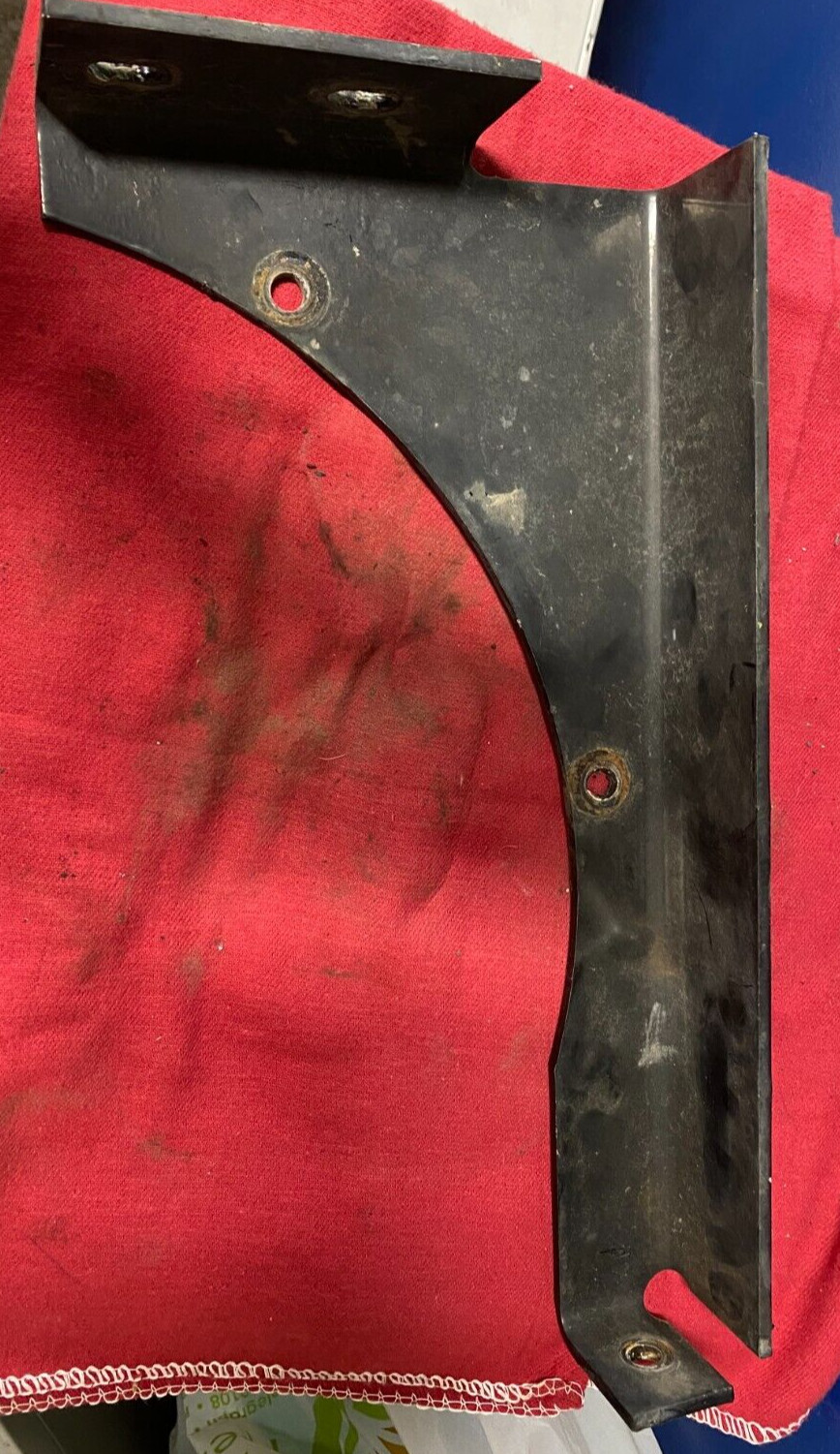 MACK 613  FAIRING SIDE SKIRT, SUPPORT, HANGER, BRACKET