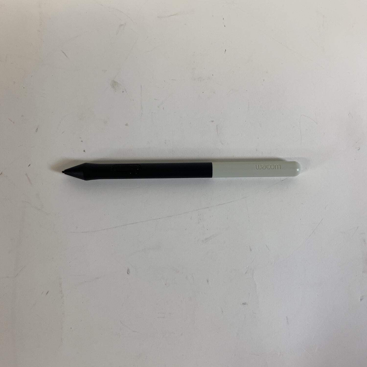 Wacom One Creative Pen Display DTC133