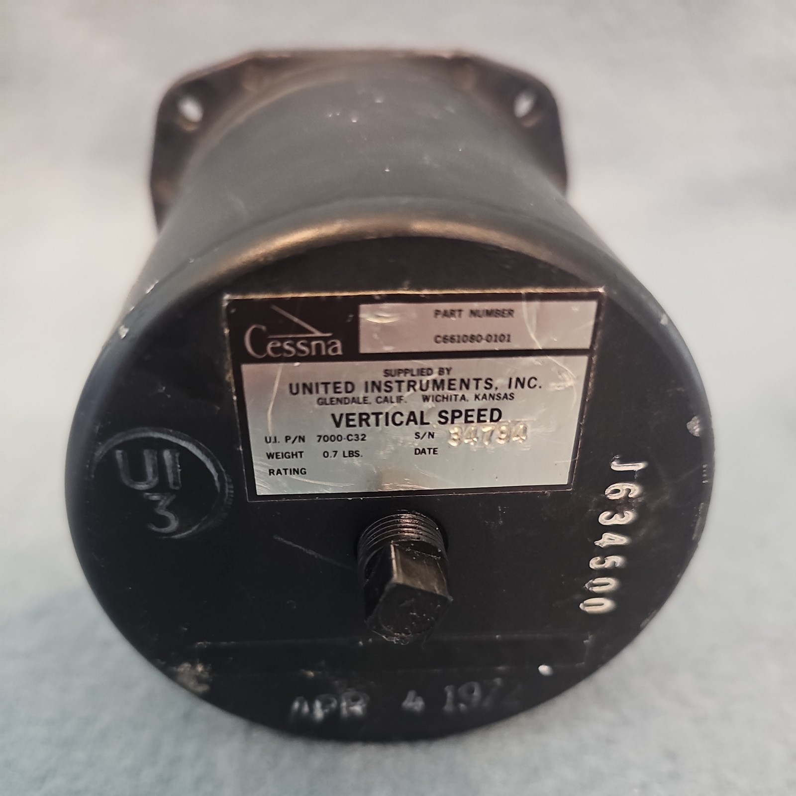 CESSNA VERTICAL SPEED INDICATOR PN C661080-0101 7000-C32