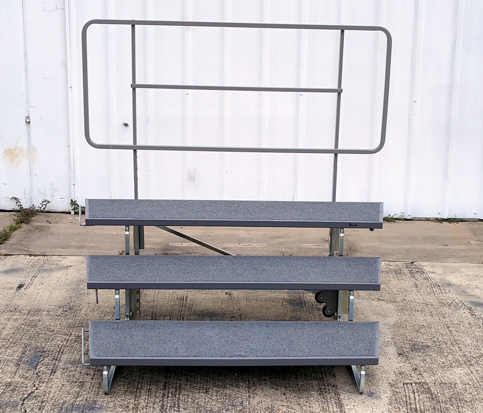 DEMO WENGER TOURMASTER 3 STEP CHOIR CHORAL RISER 6' X 18" w/ BACKRAIL - B STOCK