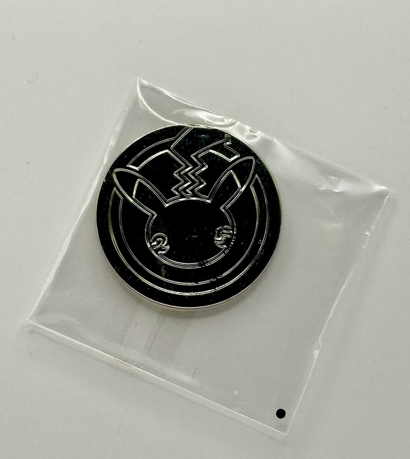 Pokemon 25th Anniversary Celebrations PIKACHU Silver Metal Commentary Coin