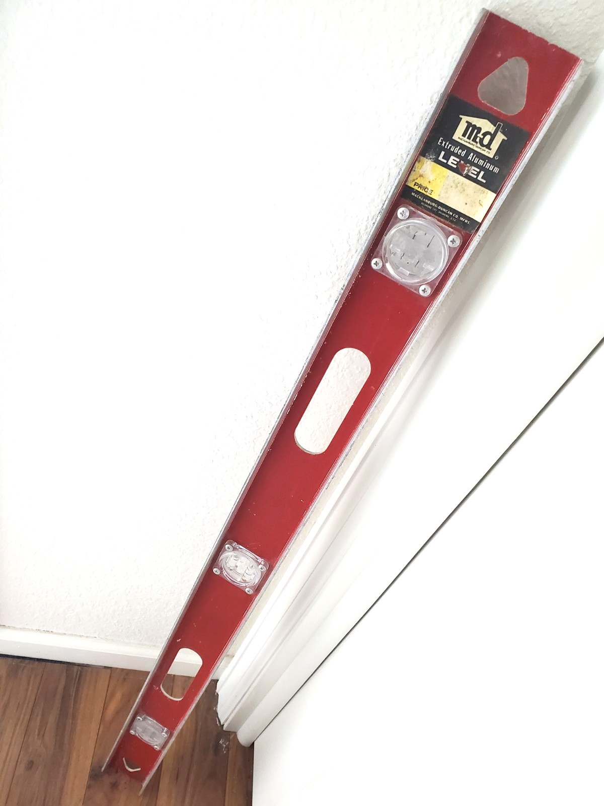 Macklanburg-Duncan Co.- Vintage Level- 36"- Red- Extruded Aluminum I-Beam Frame
