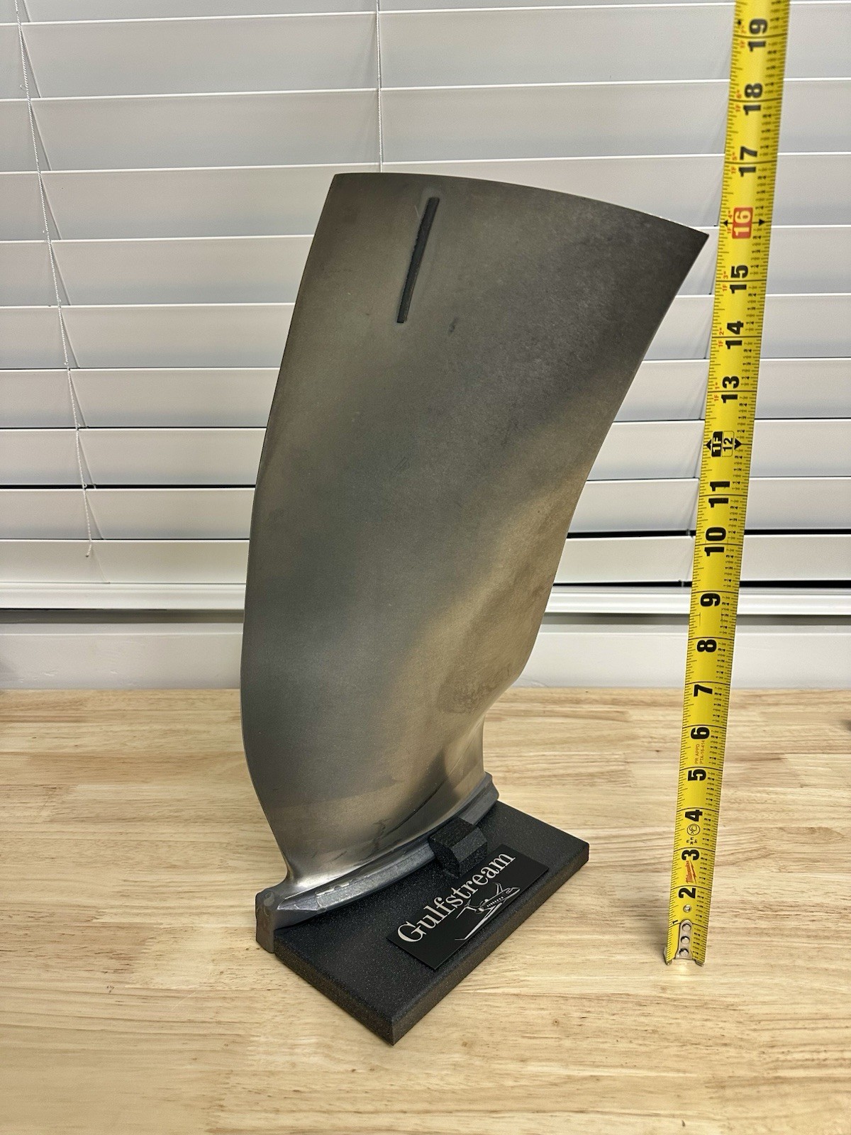 Rolls Royce BR700 GulfStream Business Jet Titanium Jet Engine Fan Blade Display