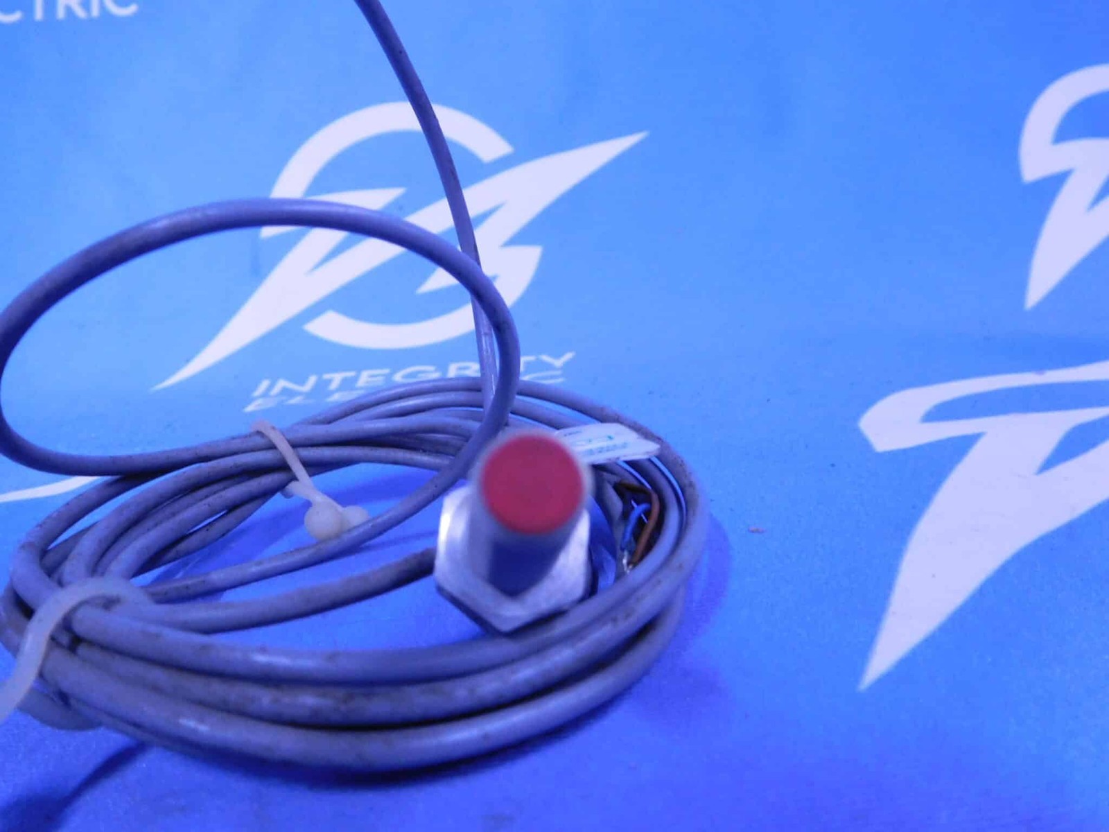 MICRO SWITCH FYEA1M6-2 9.6-30VDC BRN BLK MAX LOAD 100mA BLU