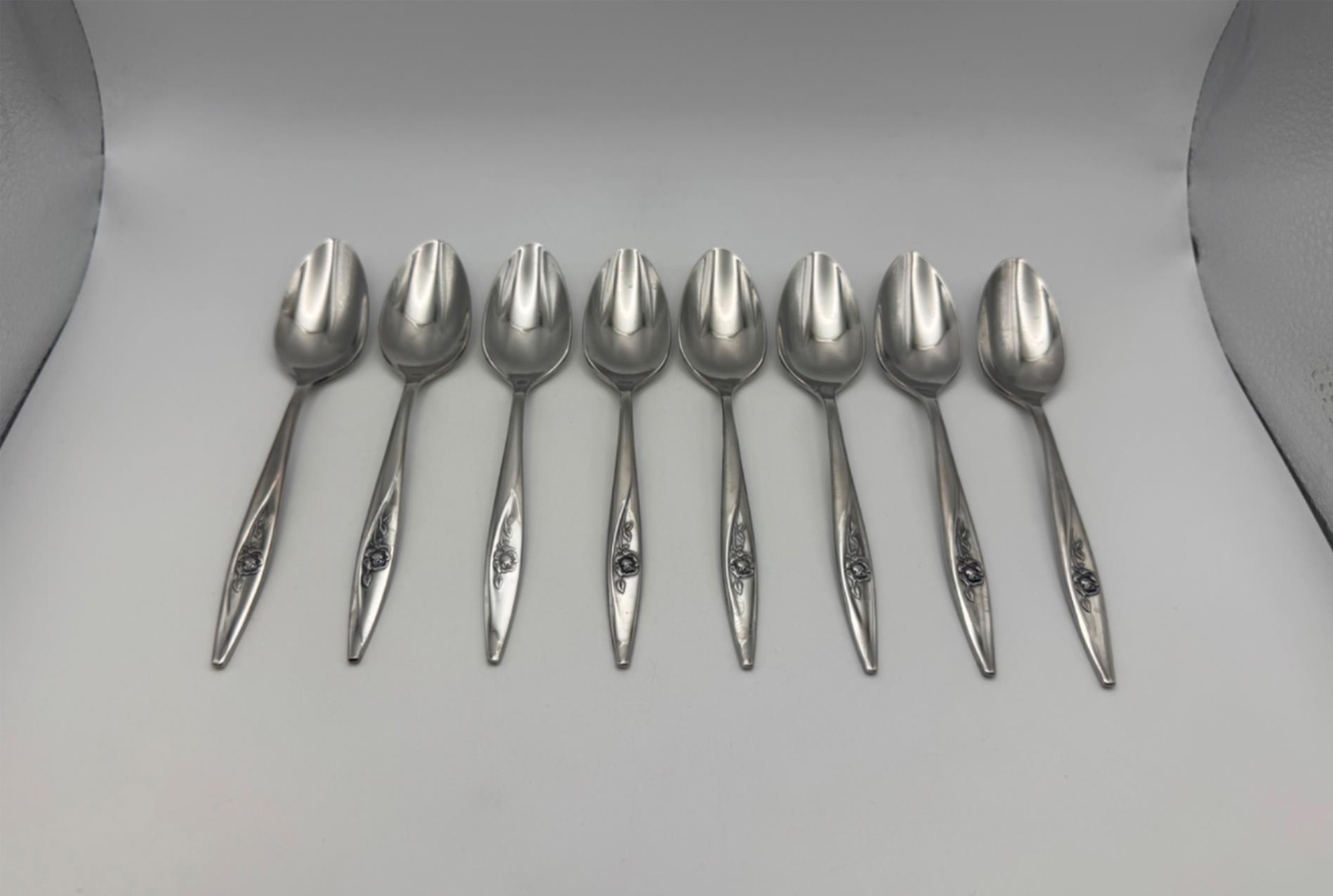 Set of 8 Deluxe Oneida Stainless Steel LASTING ROSE Teaspoons