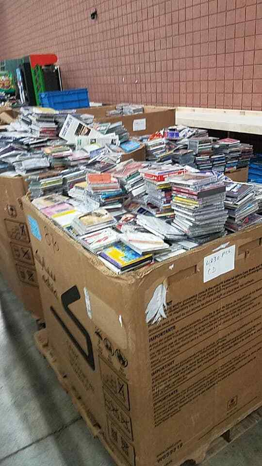 Assorted CDs Music Lot of 100 Different Types of Artists ALL GOOD-MINT CONDITION
